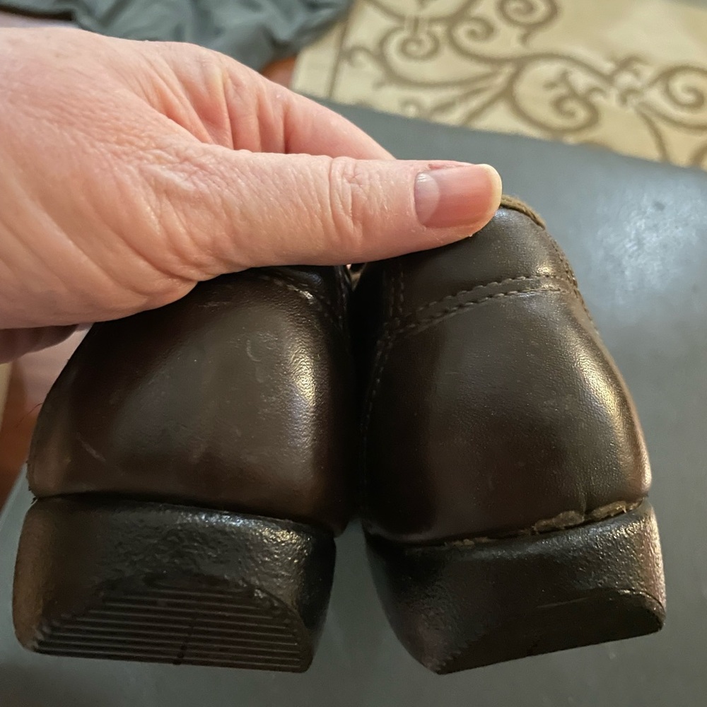Classic Women's Brown Lace-Up Leather Shoes - Picture 5 of 12
